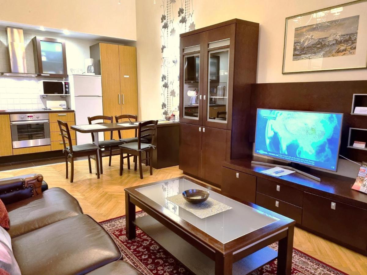 Classic Apartments In Old Town Talin Exterior foto